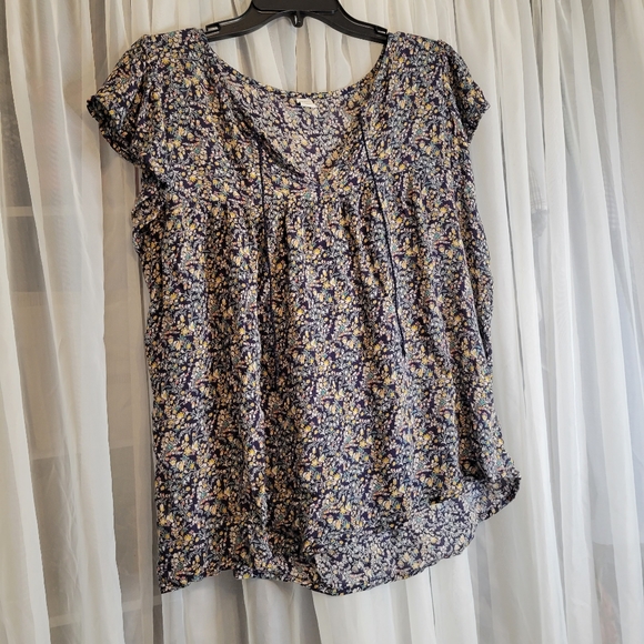 Old Navy Floral Flutter Sleeve Top - XL - Picture 1 of 3
